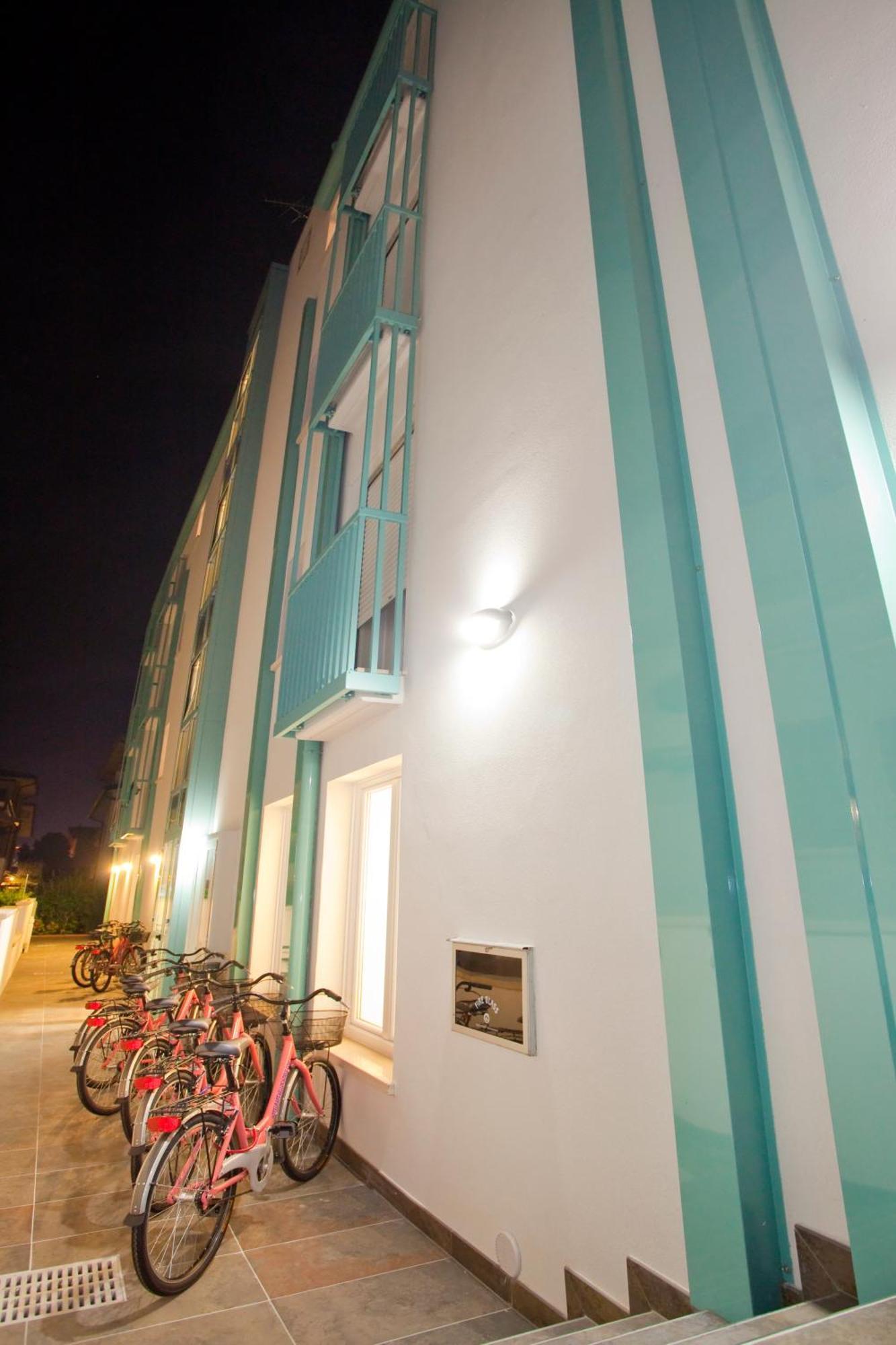 Hotel Raffaello Caorle Exterior photo