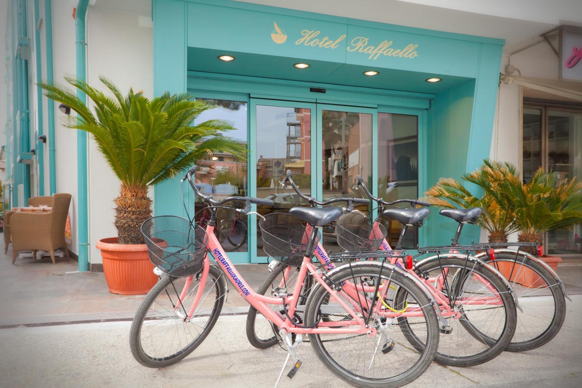 Hotel Raffaello Caorle Exterior photo