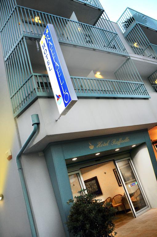 Hotel Raffaello Caorle Exterior photo